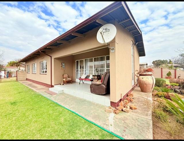 3 BEDROOM HOUSE FOR SALE IN VANDERBIJLPARK SE 1